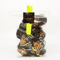 Mendiants aux fruits secs (amandes, noisettes, oranges et pistaches)